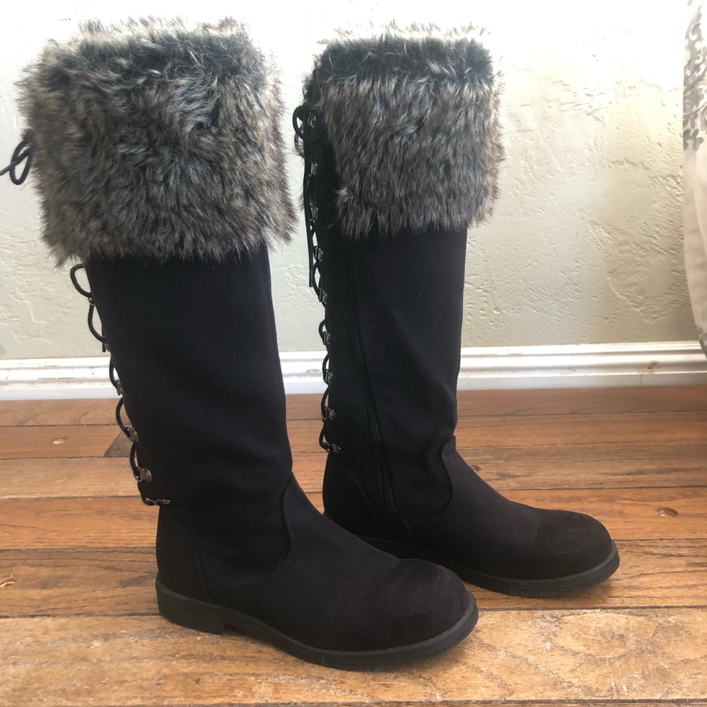 Knee high faux fur back lace black boots